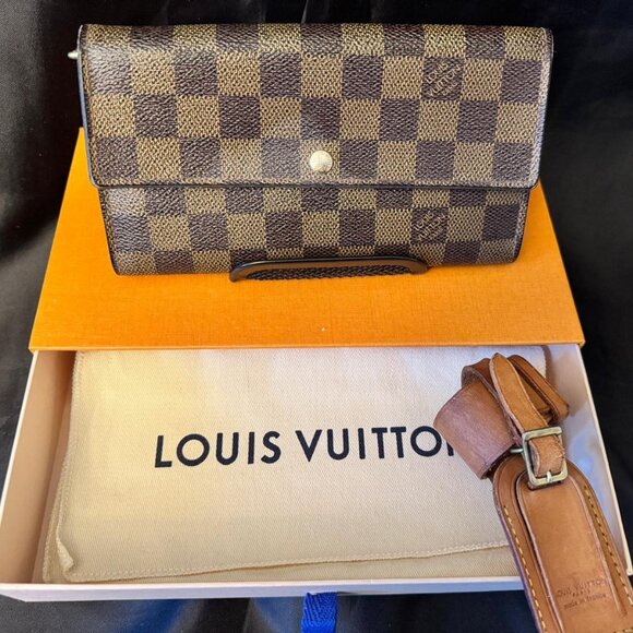 Louis Vuitton Damier Wallet - Picture 1 of 8